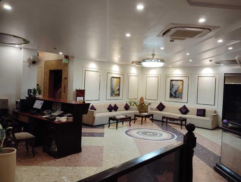 Hotel Maple Ridge image