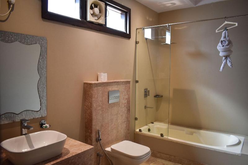 Hotel Maple Ridge image