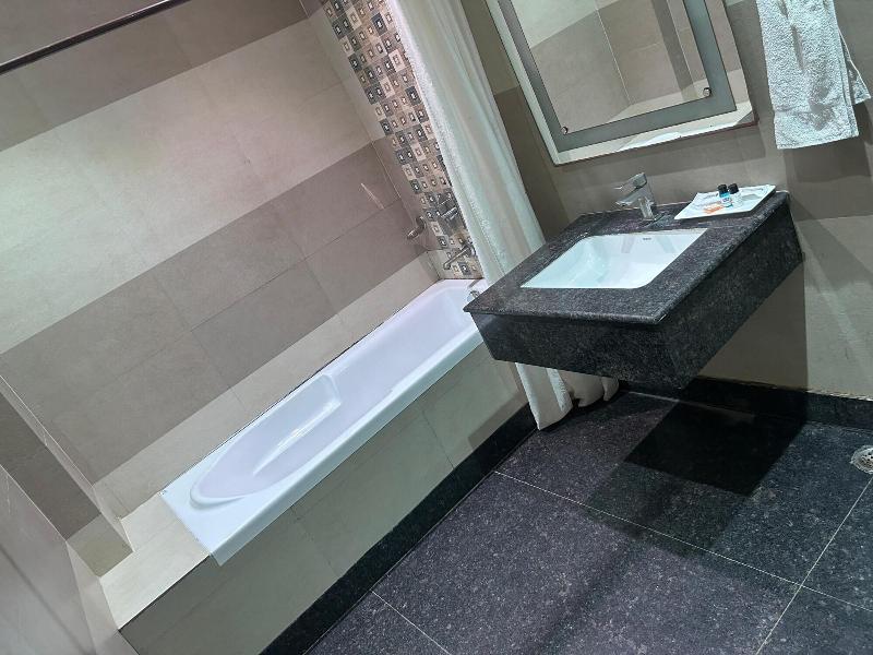 Hotel Maple Ridge image