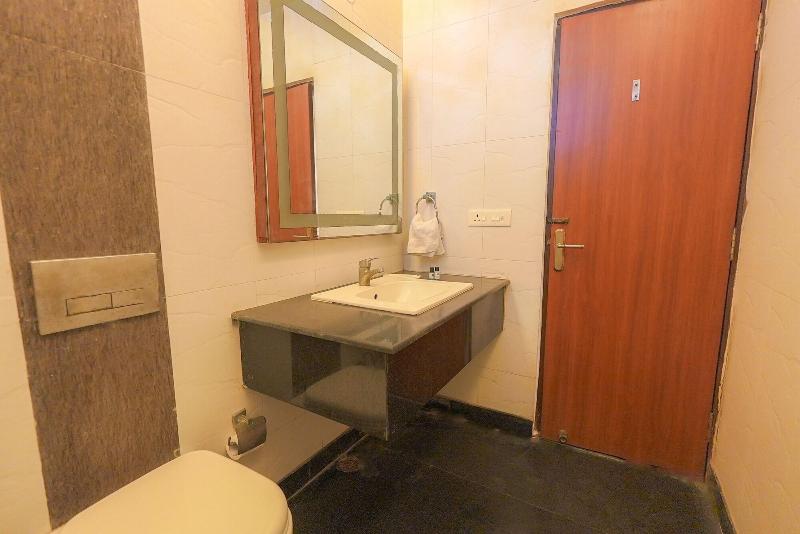 Hotel Maple Ridge image