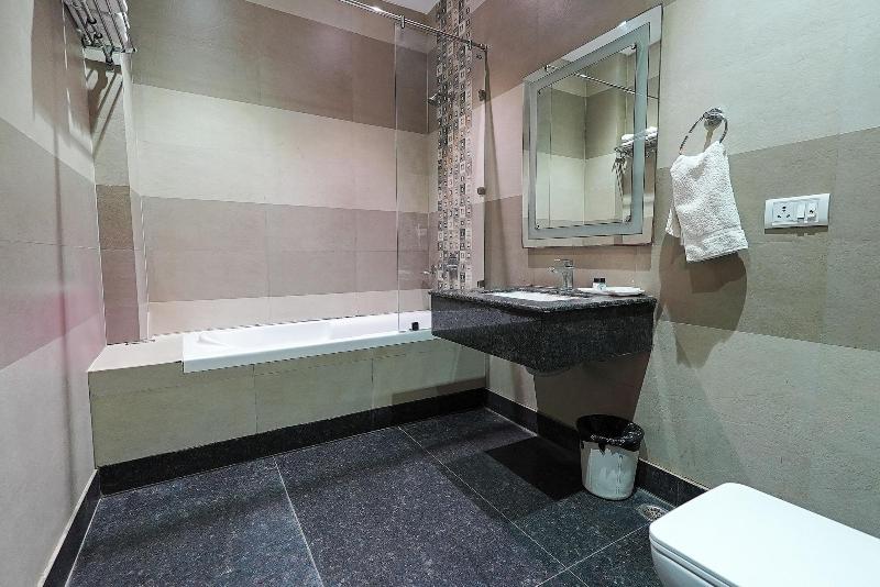 Hotel Maple Ridge image