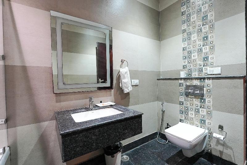 Hotel Maple Ridge image