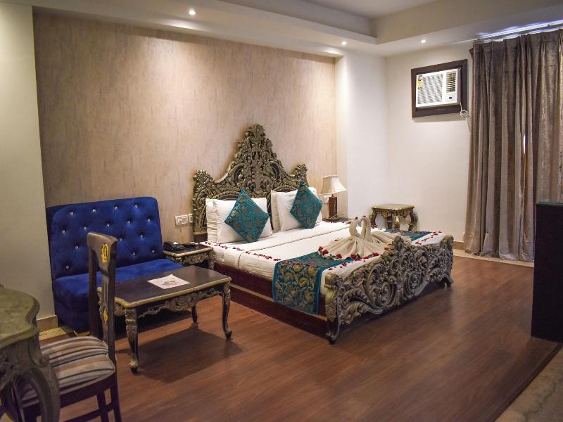 Hotel Maple Ridge image