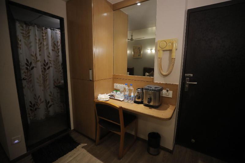 Hotel The Excellency — general view