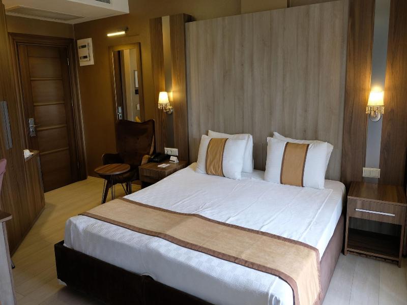 Royal Capital Hotel Çekirge image