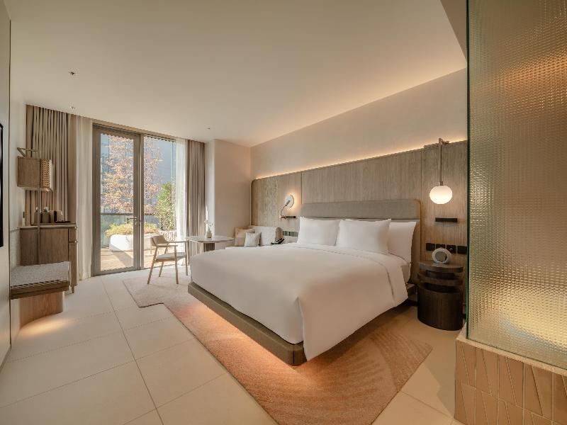 Kromo Bangkok, Curio Collection By Hilton image