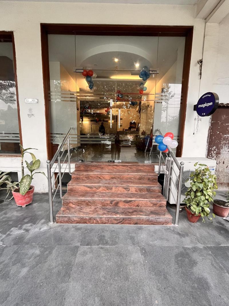 Hotel Gracious image