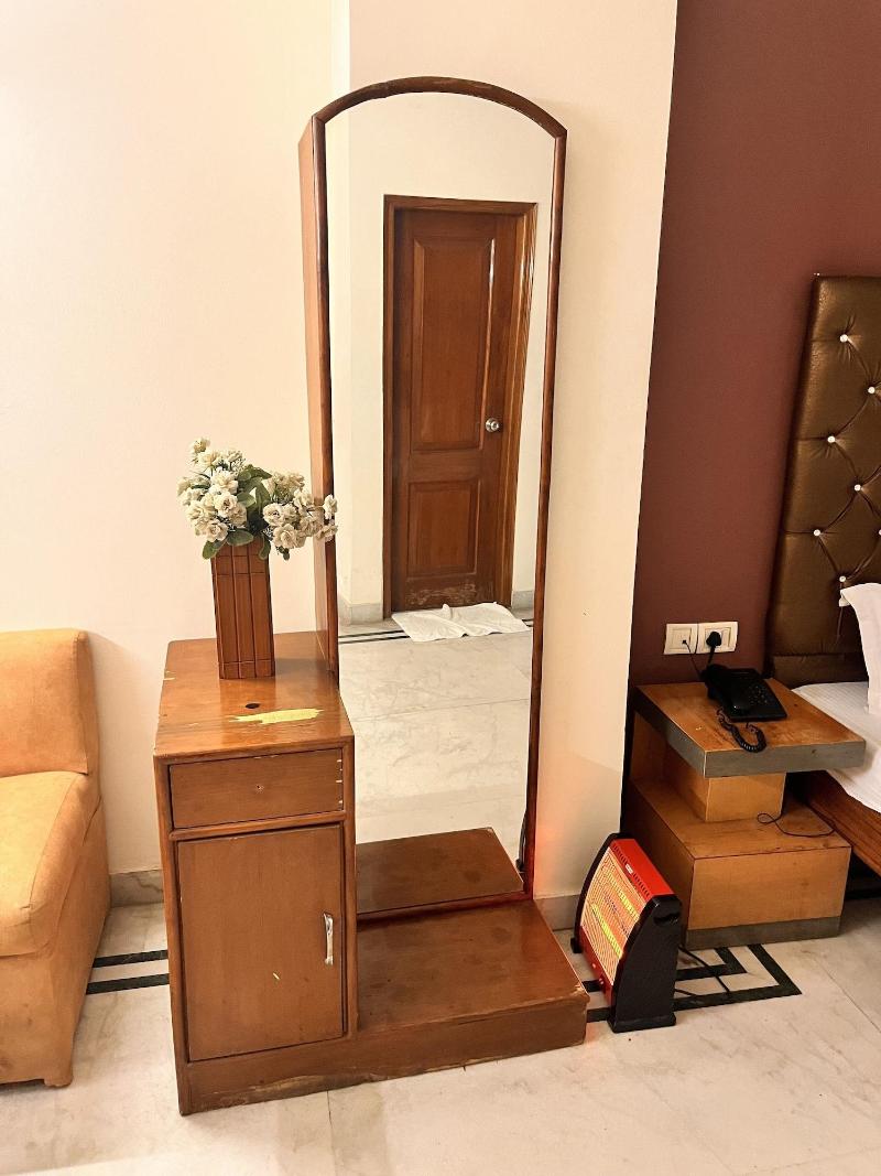 Hotel Gracious image