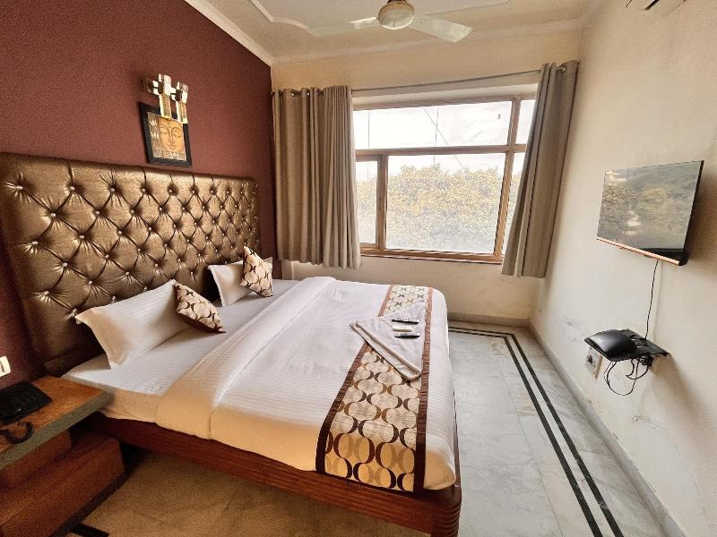 Hotel Gracious image