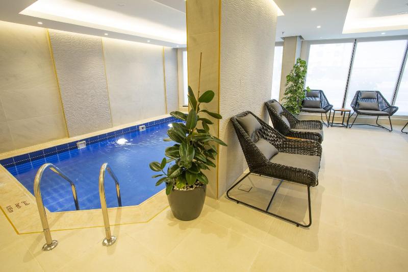Velar Inn Hotel — view