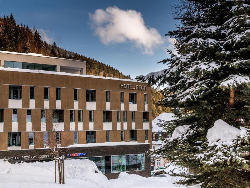 Hotel Pecr Well image