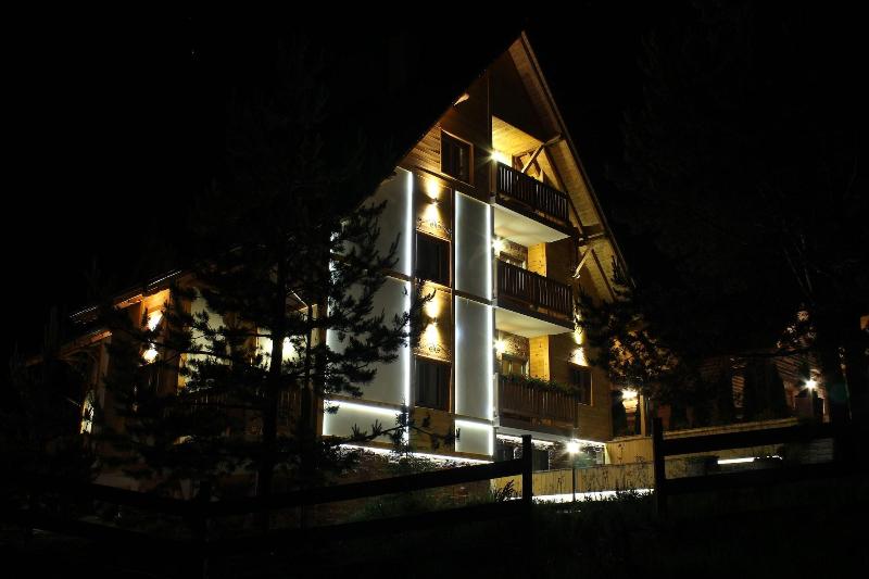 Villa Natural Wood — exterior view