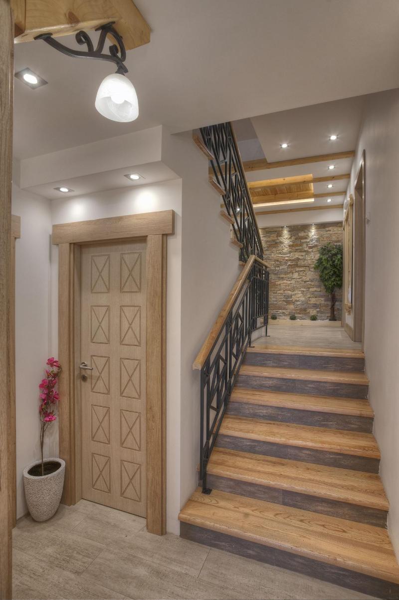 Villa Natural Wood image