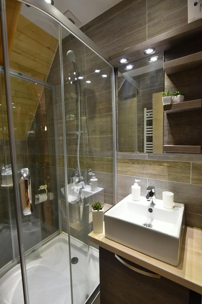 Villa Natural Wood image