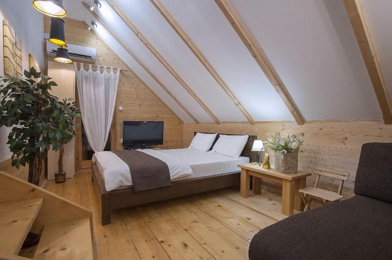 Villa Natural Wood image