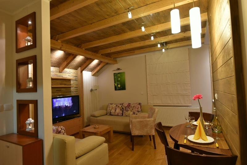 Villa Natural Wood image
