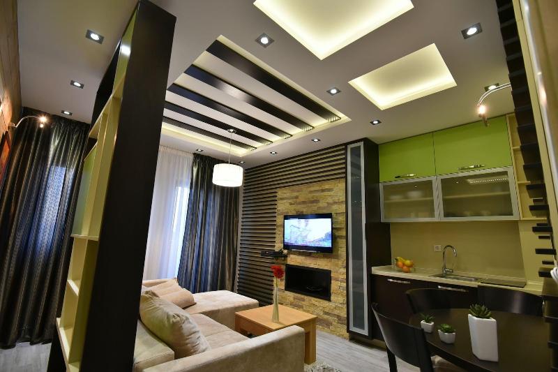 Villa Natural Wood image