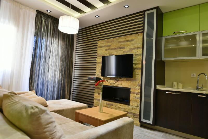 Villa Natural Wood image