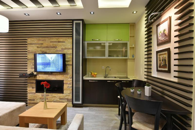 Villa Natural Wood image