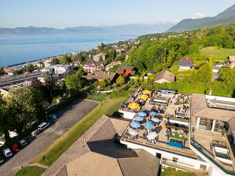 Côté Lac Hostel image