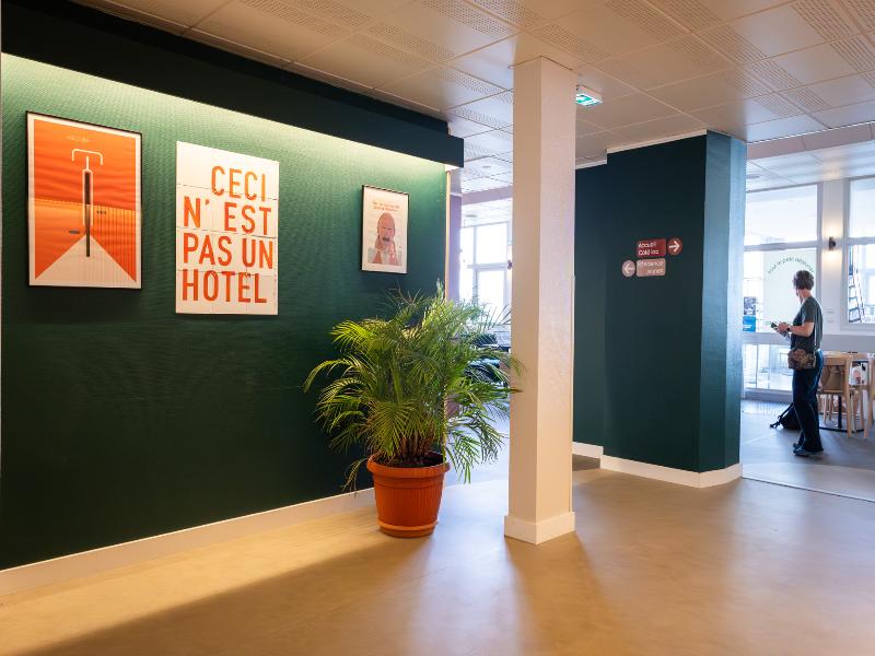 Côté Lac Hostel image