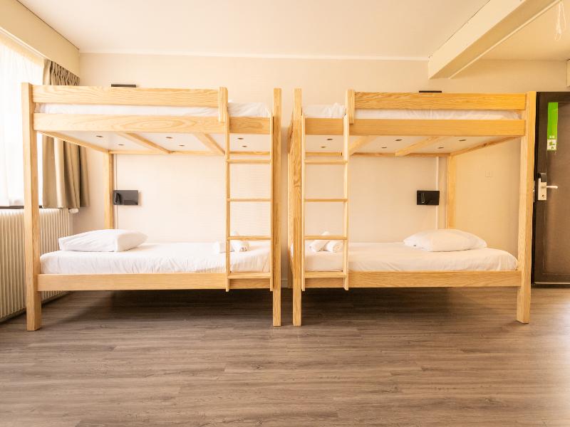 Côté Lac Hostel image
