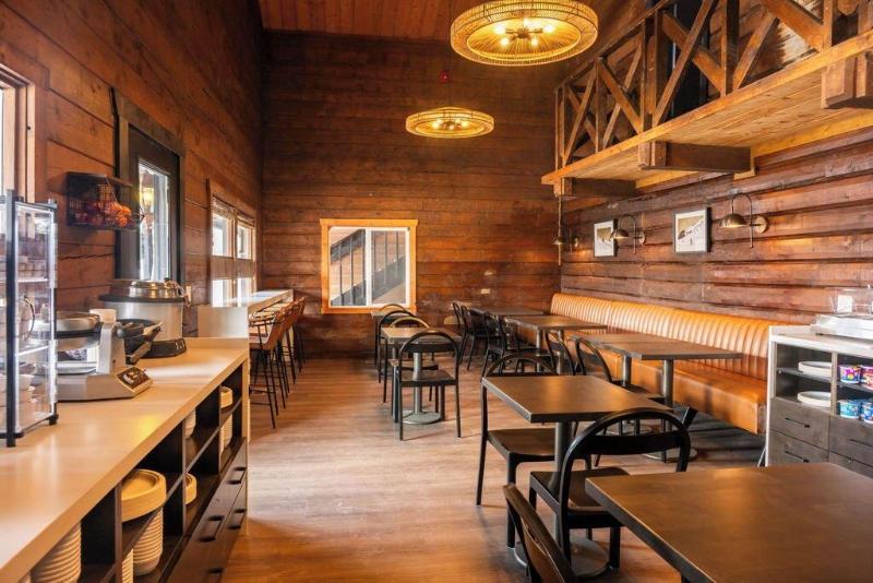 High Creek Lodge Cabins image