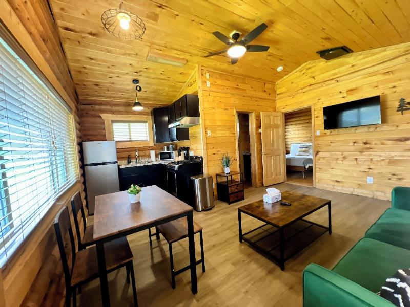 High Creek Lodge Cabins image