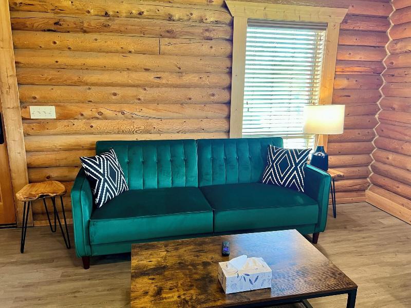 High Creek Lodge Cabins image