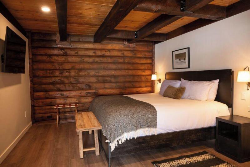 High Creek Lodge Cabins image