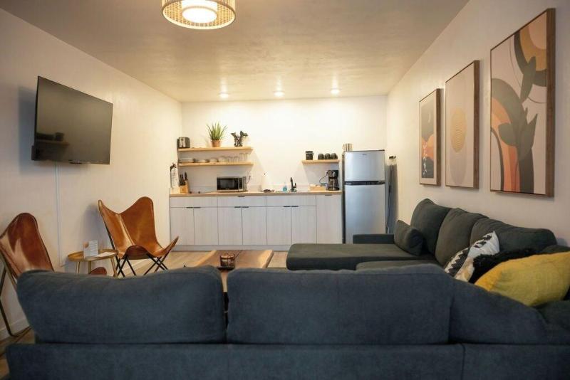 High Creek Lodge Cabins image