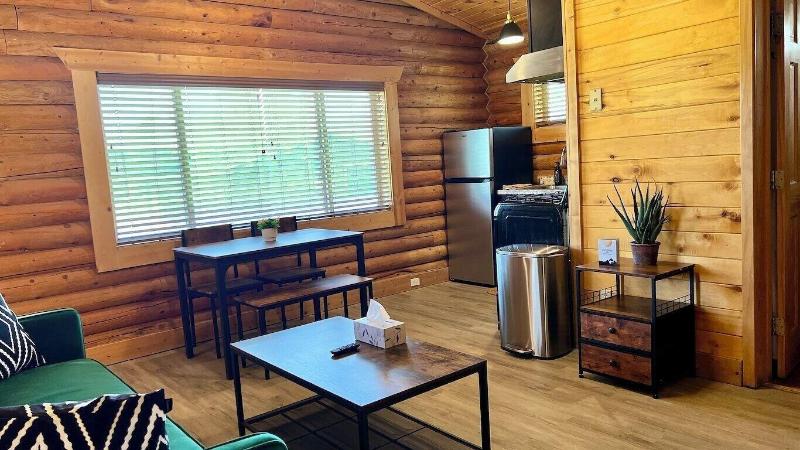 High Creek Lodge Cabins image