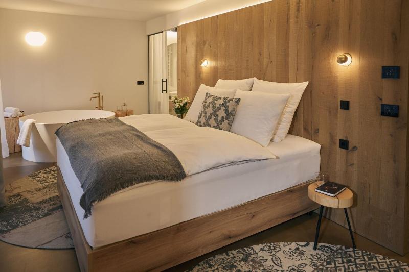 Triangel Boutique Hotel image
