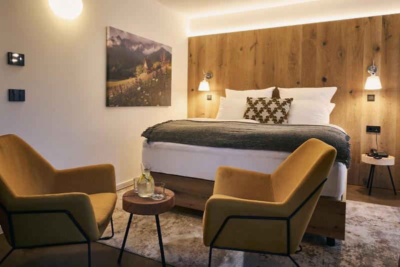Triangel Boutique Hotel image