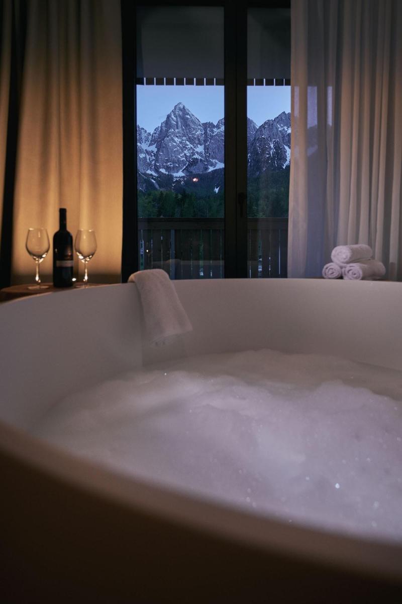 Triangel Boutique Hotel image