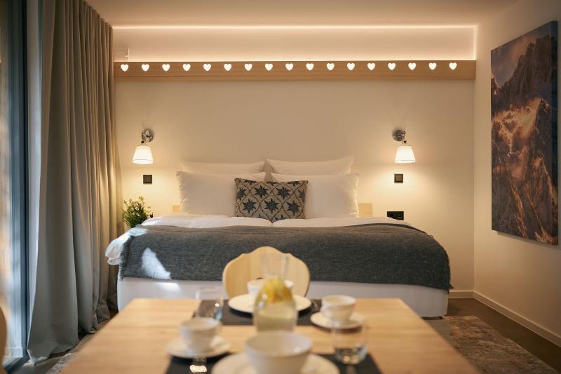 Triangel Boutique Hotel image