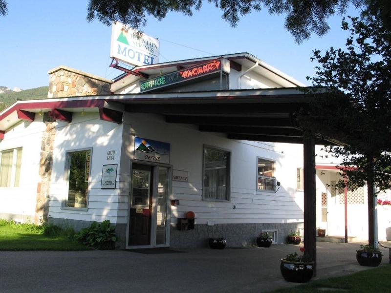 Mountain Springs Motel image