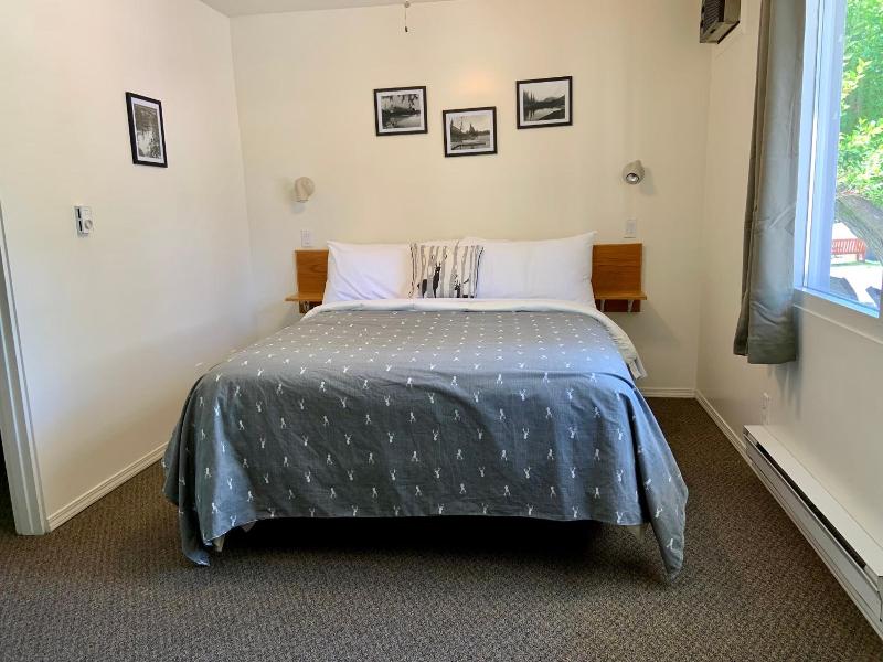 Mountain Springs Motel image