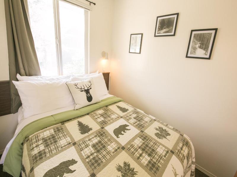 Mountain Springs Motel image