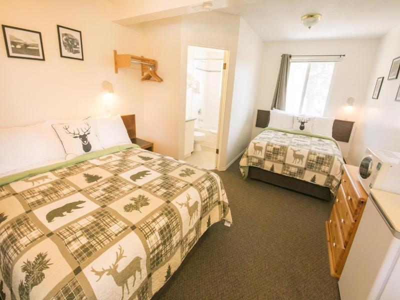 Mountain Springs Motel image