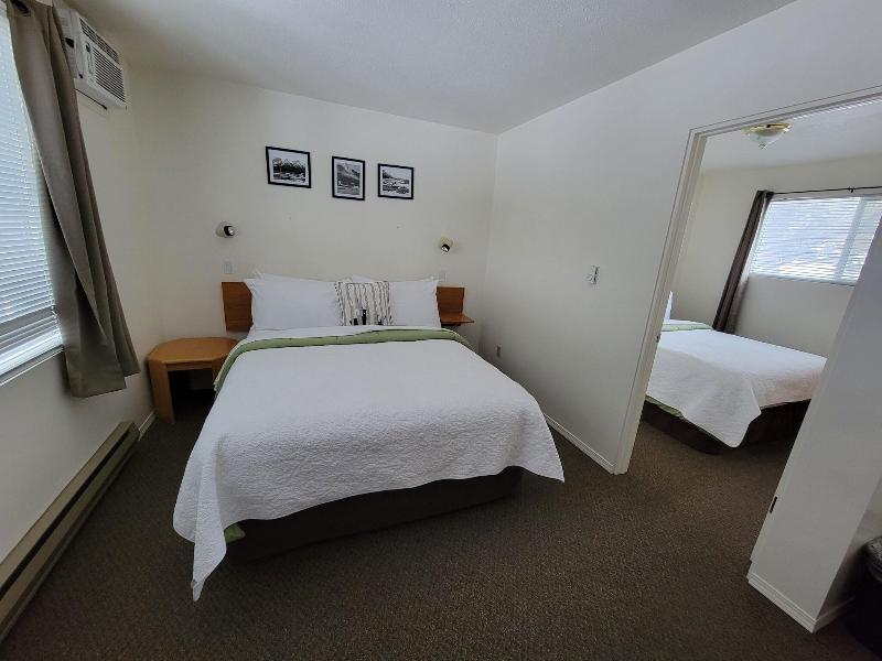 Mountain Springs Motel image