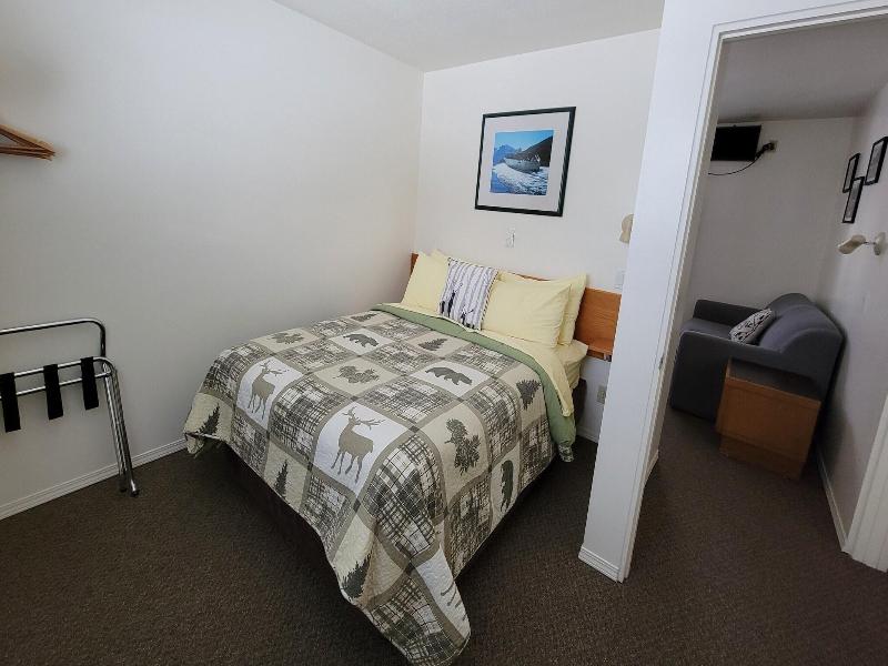 Mountain Springs Motel image