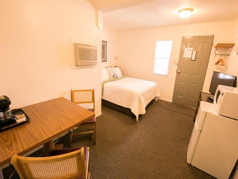 Mountain Springs Motel image