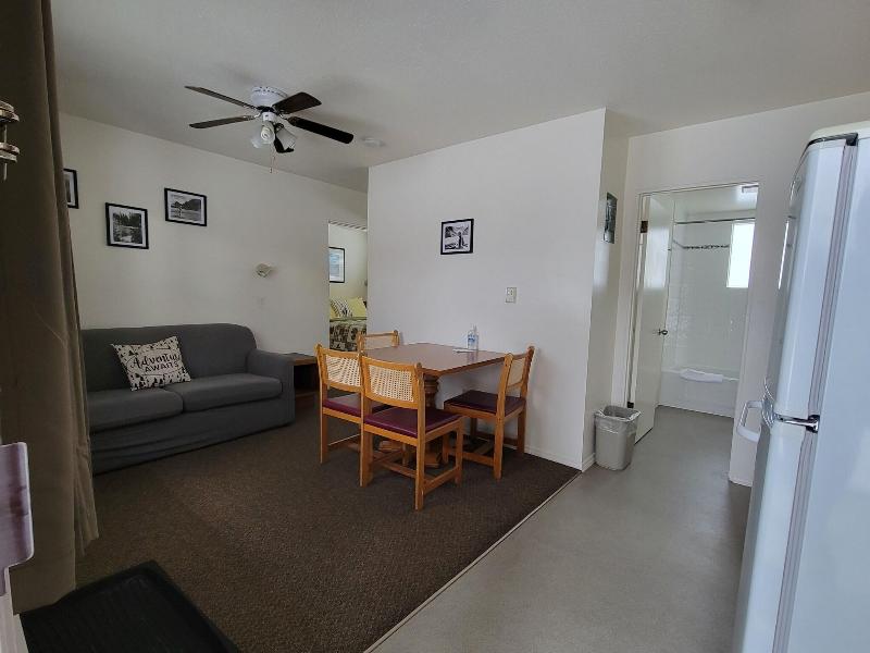 Mountain Springs Motel image