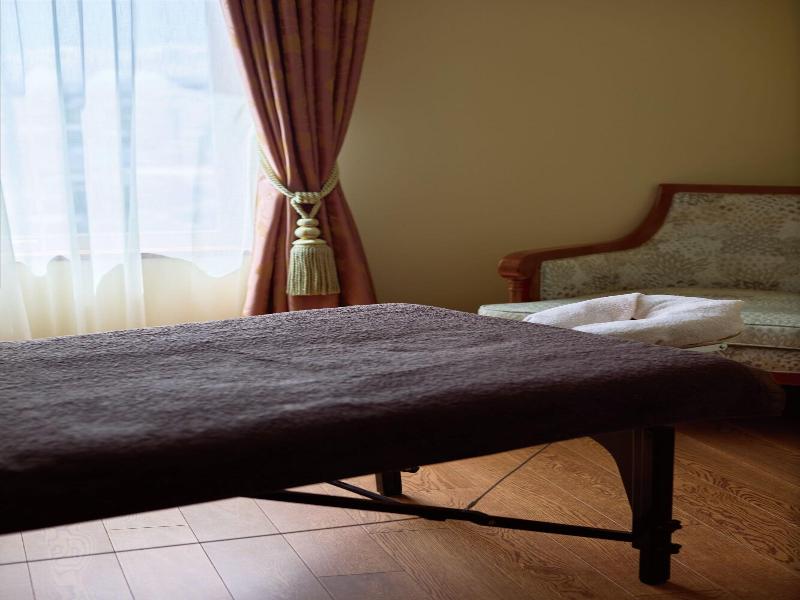 Grand Empire Hotel image