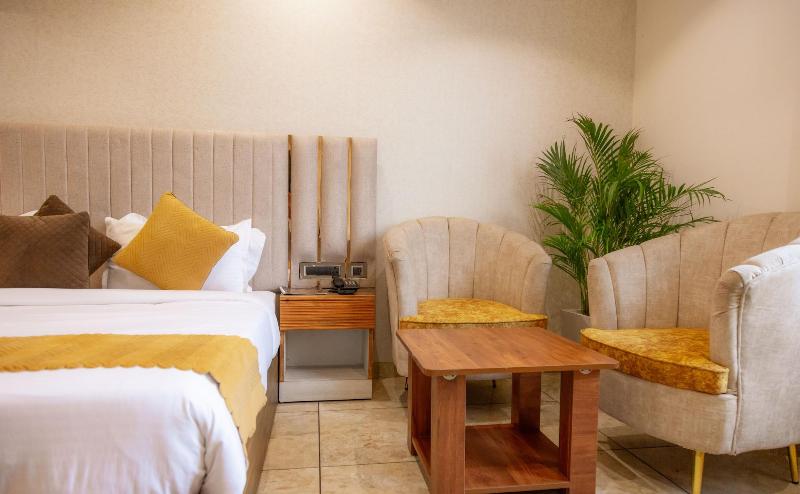 Hotel Eminence image