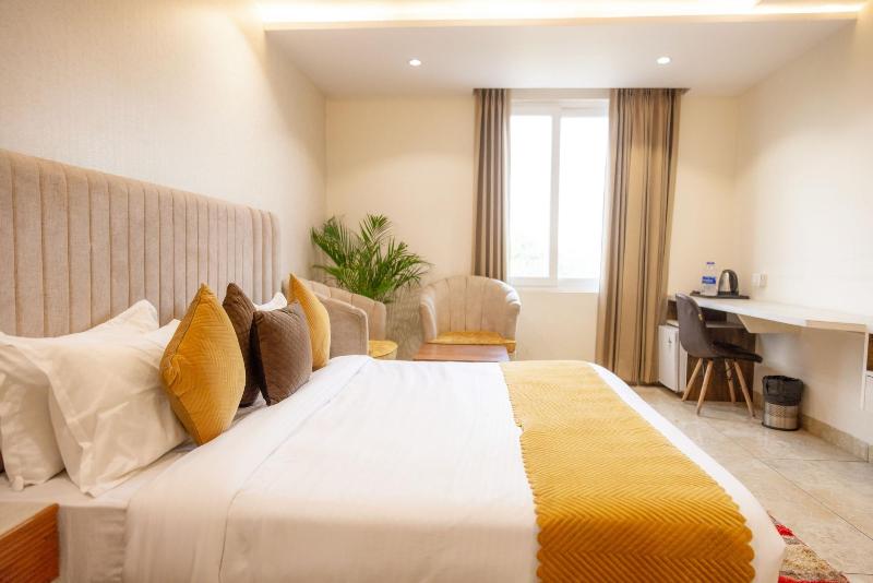 Hotel Eminence image