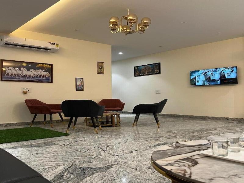 Hotel Ivory Inn image