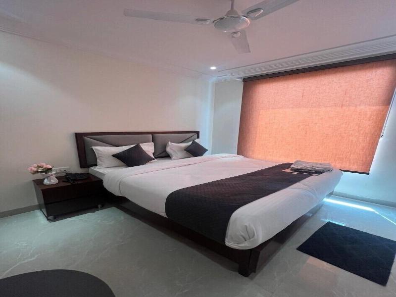 Hotel Ivory Inn image