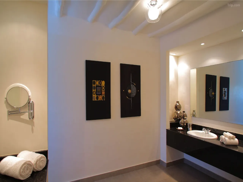 Lion In The Sun Boutique Hotel & Spa image